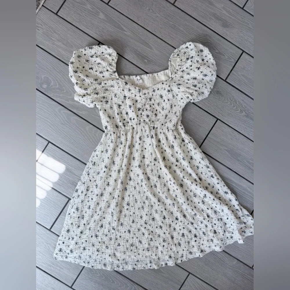 Girls Puff-Sleeve Floral Smocked Dress - White with Black Print